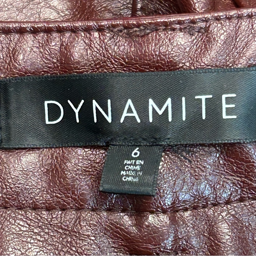 Dynamite Justina straight crinkled faux leather pants in burgundy (dark Ruby) 6 - Picture 11 of 14